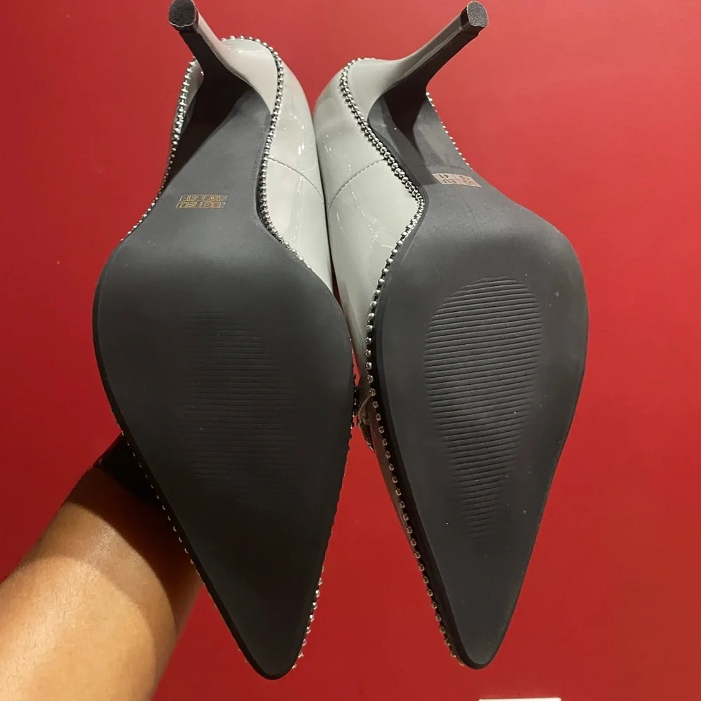 Heels - Picture 3 of 5